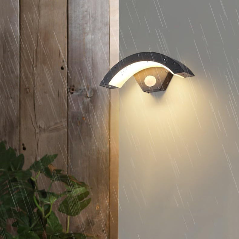 Applique Da Esterno LED Con Sensore Di Movimento, 24 W Lampada Da Parete LED Moderno 3000K Bianco Caldo, IP65 Impermeabile Lampada a Muro in Alluminio per Ingresso Terrazza Giardino Villa, Nero