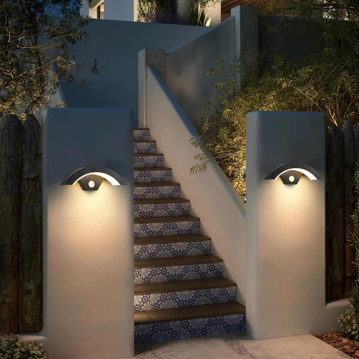 Applique Da Esterno LED Con Sensore Di Movimento, 24 W Lampada Da Parete LED Moderno 3000K Bianco Caldo, IP65 Impermeabile Lampada a Muro in Alluminio per Ingresso Terrazza Giardino Villa, Nero