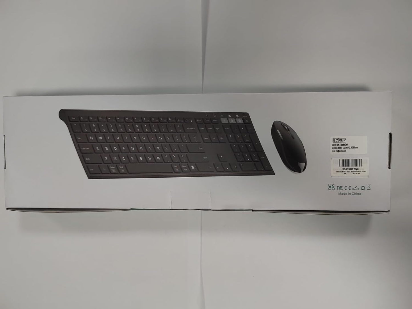 Tastiera Bluetooth Con Mouse Senza Fili, Dual Bluetooth E 2.4 G Chiavetta USB Senza Fili, Tastiera Wireless Ricaricabile Con Layout DE per Mac/Windows/Android – Nero