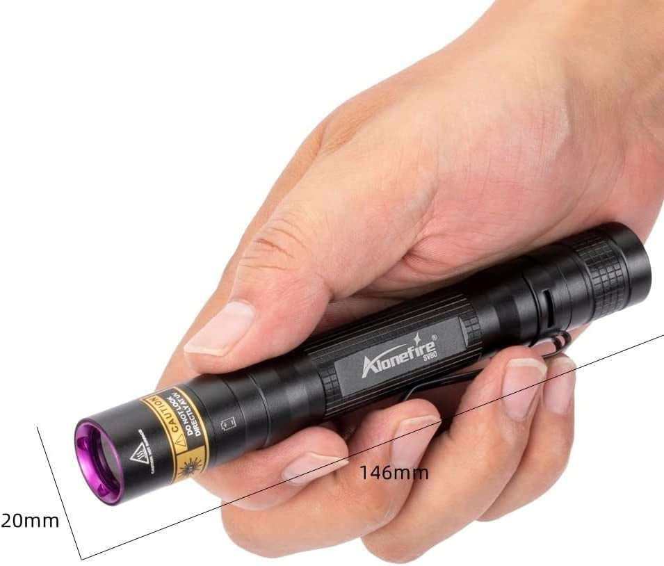 SV80 3W Mini Torcia UV 365Nm Professionale Portatile Ultravioletti Luce Molto Piccolo Nera Rileva Urina per Fluorescina, Minerali, Rilevamento Del Denaro, Scorpioni Con 2 Pezzi Batteria AA