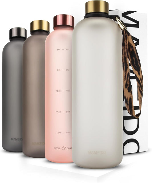 Bottiglia Acqua 1,5 Litro - Borraccia Plastica Tritan a Tenuta Stagna, Senza BPA - Bottiglia Motivazionale Con Orario (Ivory Beige Gold, 1,5L)