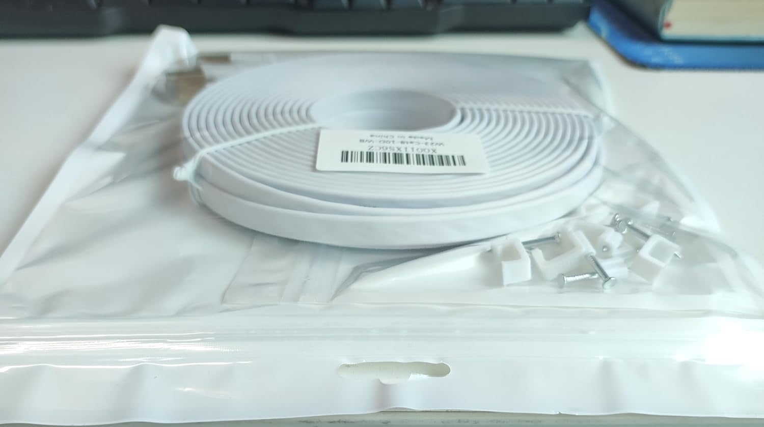 Cavo Ethernet 10 Metri, Cat 8 Cavo Lan 10M Schermato Cavo Di Rete Alta Velocità Fibra Bianco 40Gbps 2000Mhz Cavo Internet 10 Mt Lungo RJ45 Gigabit Filo Lan per Router, Modem, PS4/5 (10 Clips)